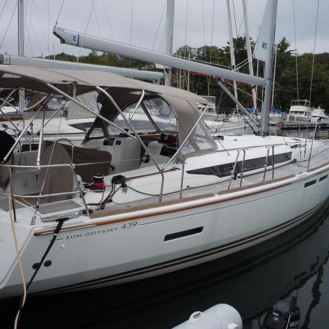 Photo of stern and cockpit of the Alyeska sailboat